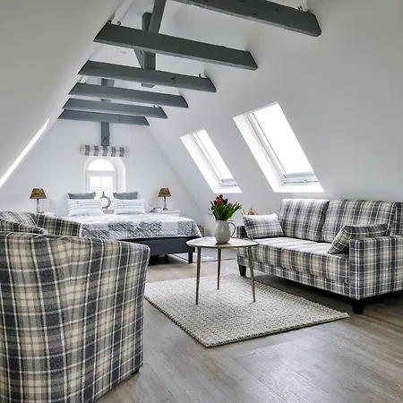 Stjerna Hues * Hörnum